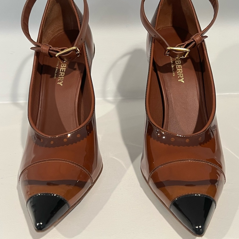 *BRAND NEW* Burberry Heels 👠